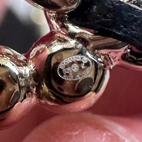 BNWT CHANEL Pearl-Accented Interlocking Logo Earrings - Black & Gold - Picture 7 of 16